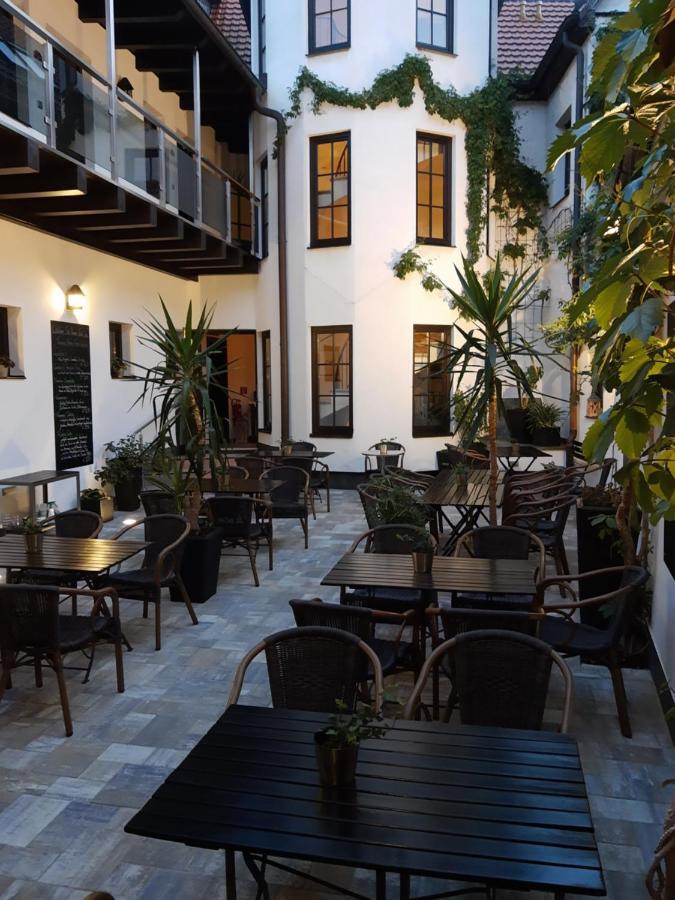 Hotel Weisses Ross Elsterwerda Exterior foto